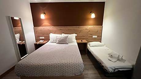 Double Room (2 Adults + 1 Child )