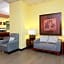 Hampton Inn By Hilton Guadalajara-Aeropuerto