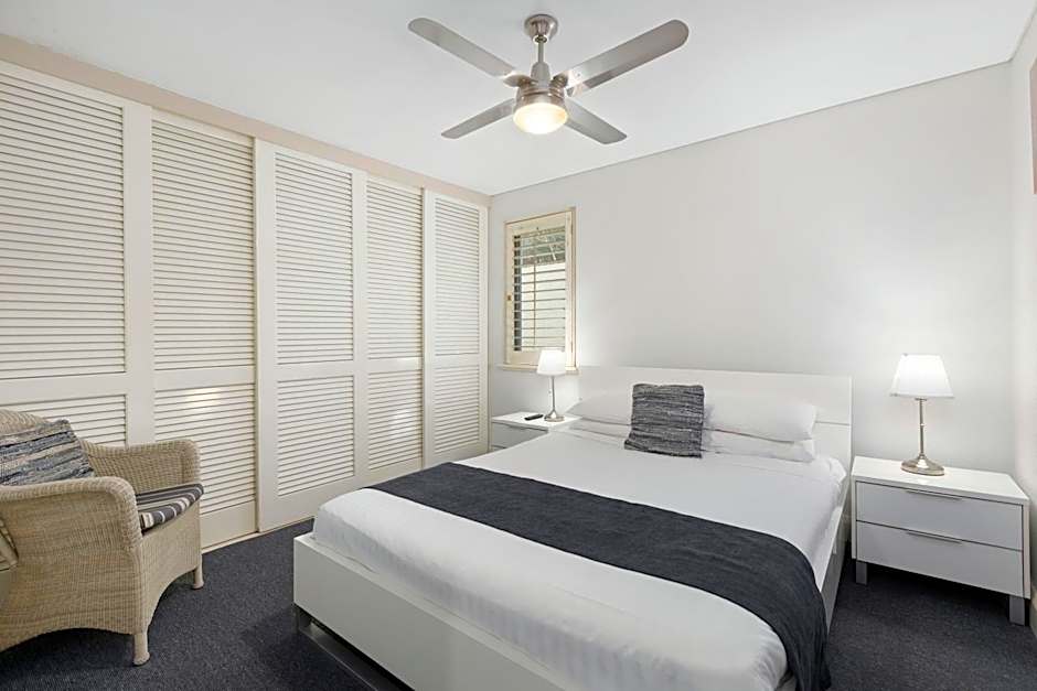 Photo 1 of 8 of 1 Bedroom Apartment, Pool View
