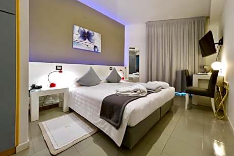 Superior Double Room with Extra Bed and Balcony