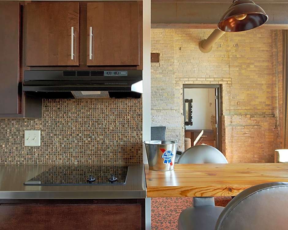 Brewhouse Inn And Suites