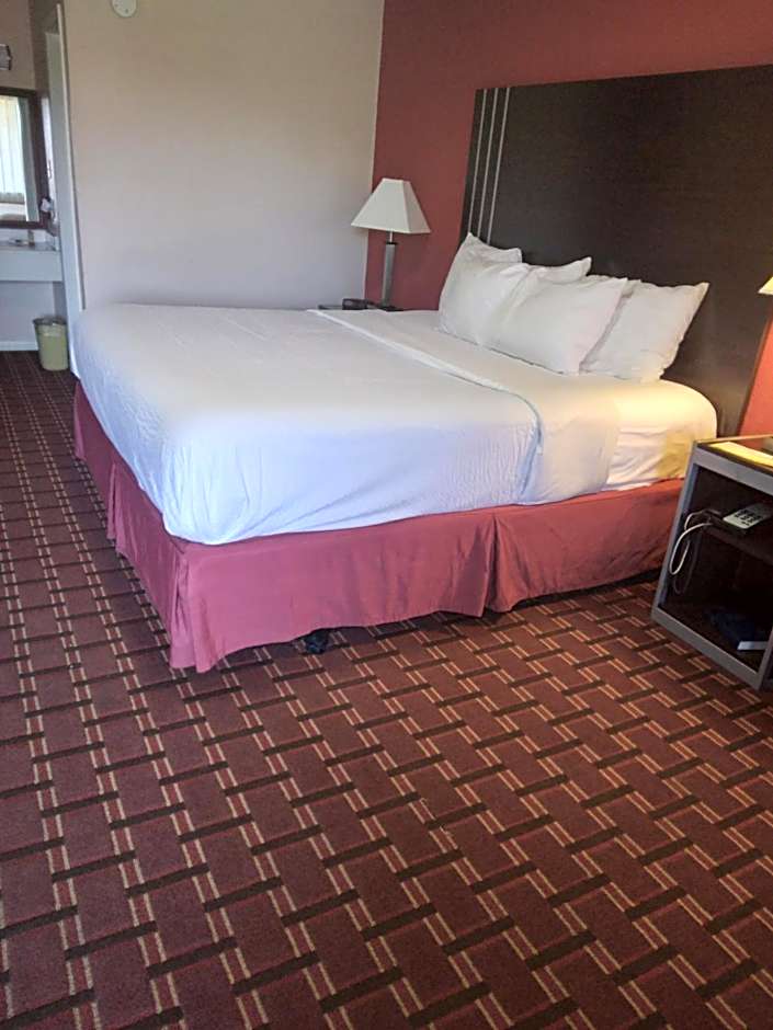 Days Inn by Wyndham College Station University Drive