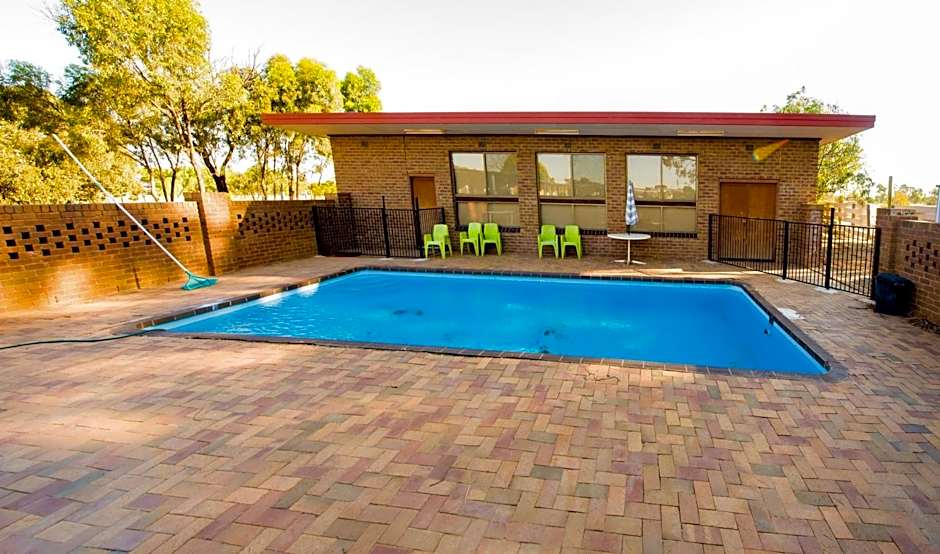 Charlton Motel