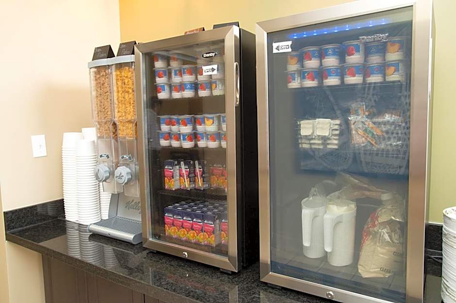 Super 8 by Wyndham Mississauga