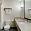 Econo Lodge Inn & Suites