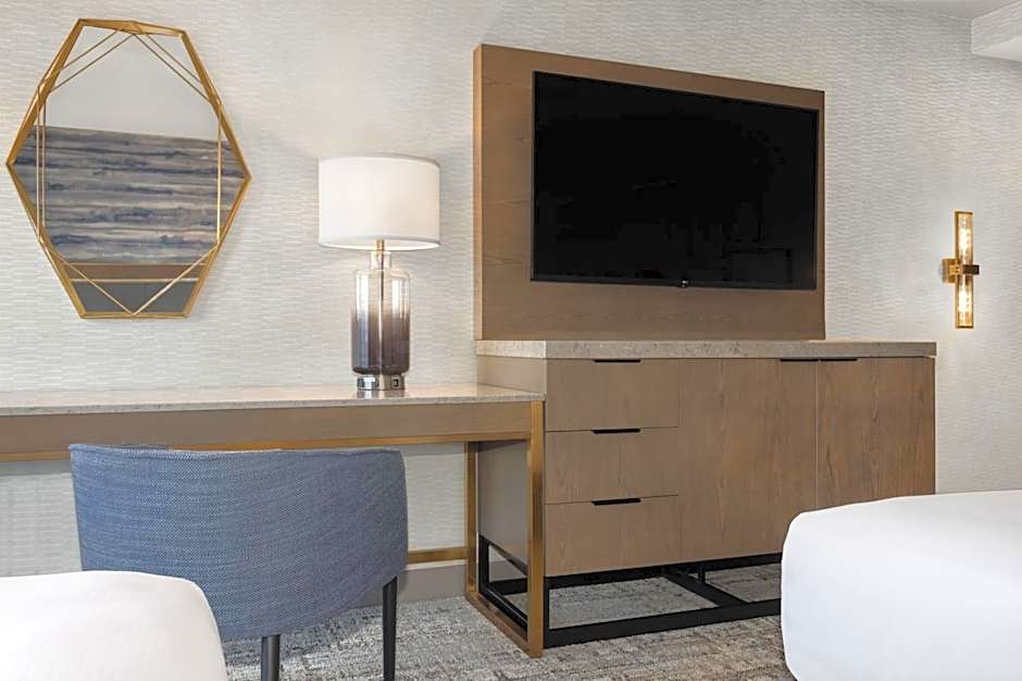 DoubleTree by Hilton Kingston