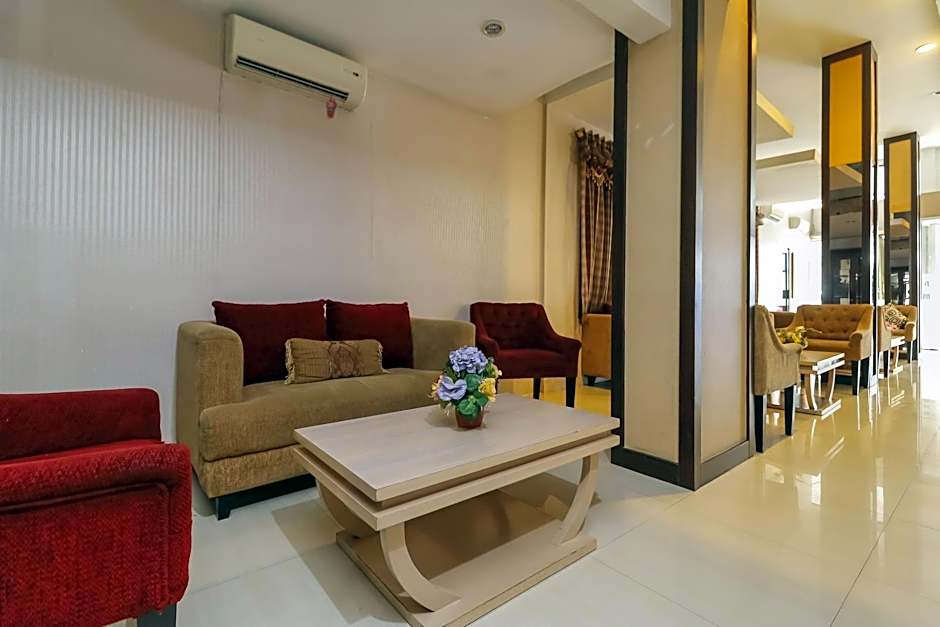 RedDoorz Plus @ Grand Populer Hotel Makassar