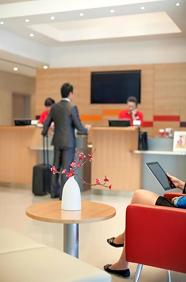Ibis Barcelona Santa Coloma