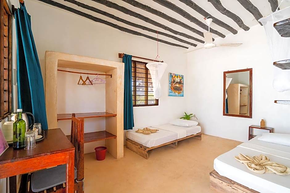 Red Monkey Beach Lodge