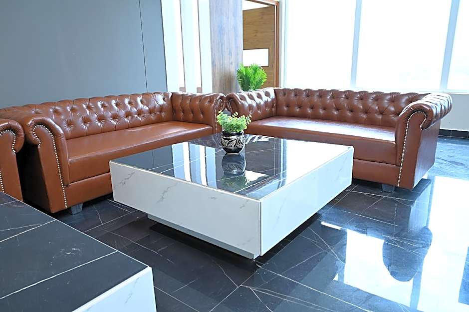 SPT Clarks Inn Suites, Mandi