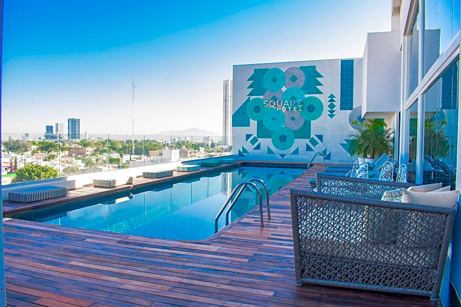 Square Small Luxury Hotel