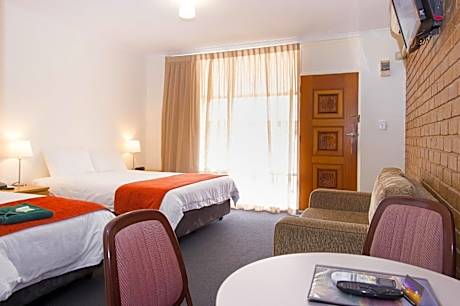 Queen and Single Standard Suite