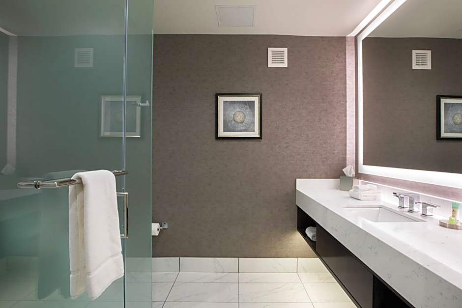 Ambassador Hotel Kansas City, Autograph Collection by Marriott