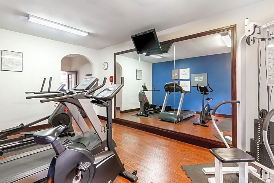 Rodeway Inn & Suites East/I-44