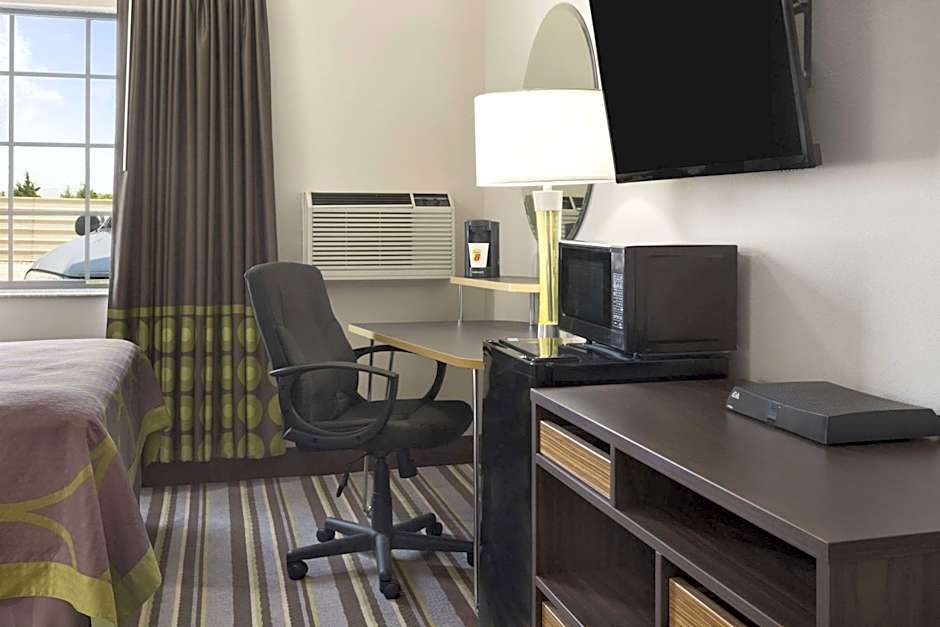 Super 8 by Wyndham Ardmore