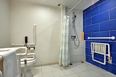 Standard King Room - Disability Access