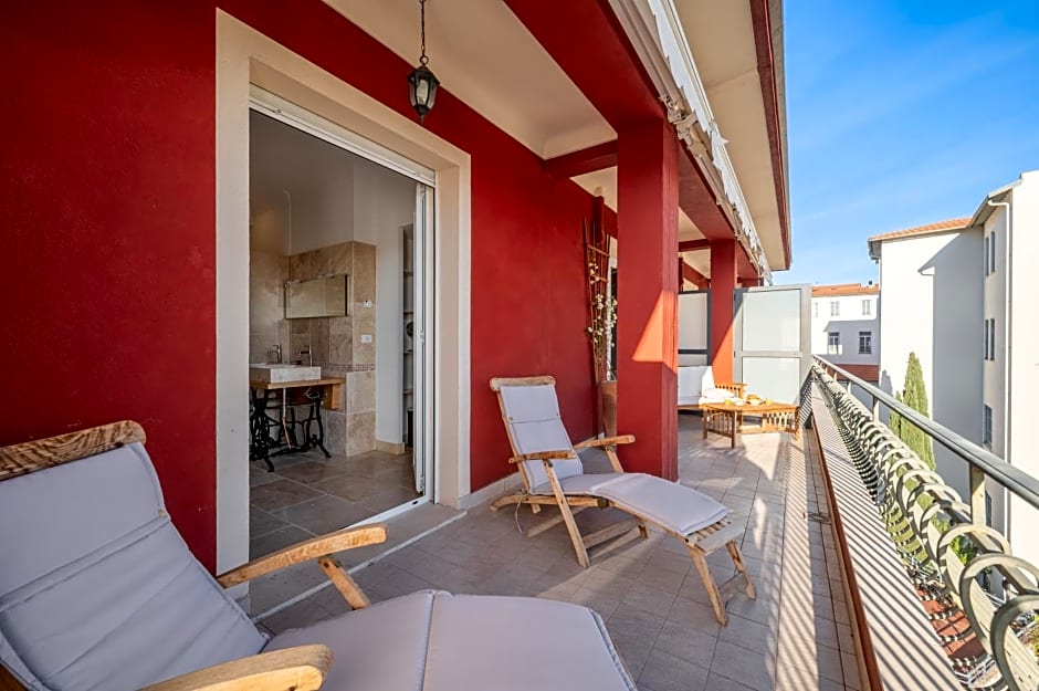 La Fabrique à Poupées - Chambres et Appartements de charme au coeur de Menton