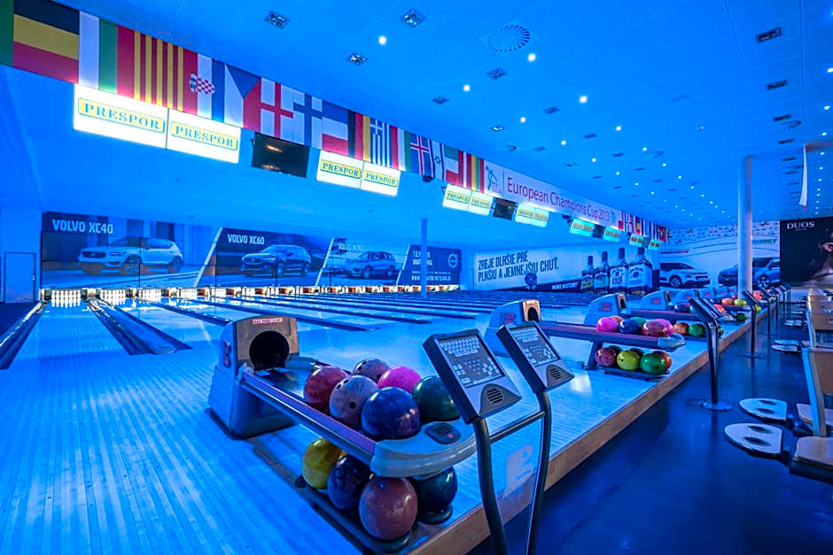 BNC Hotel - Restaurant - Bowling