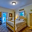 Monroe Manor Inn