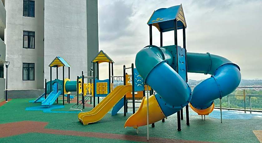 D'Pristine Suites at Medini 