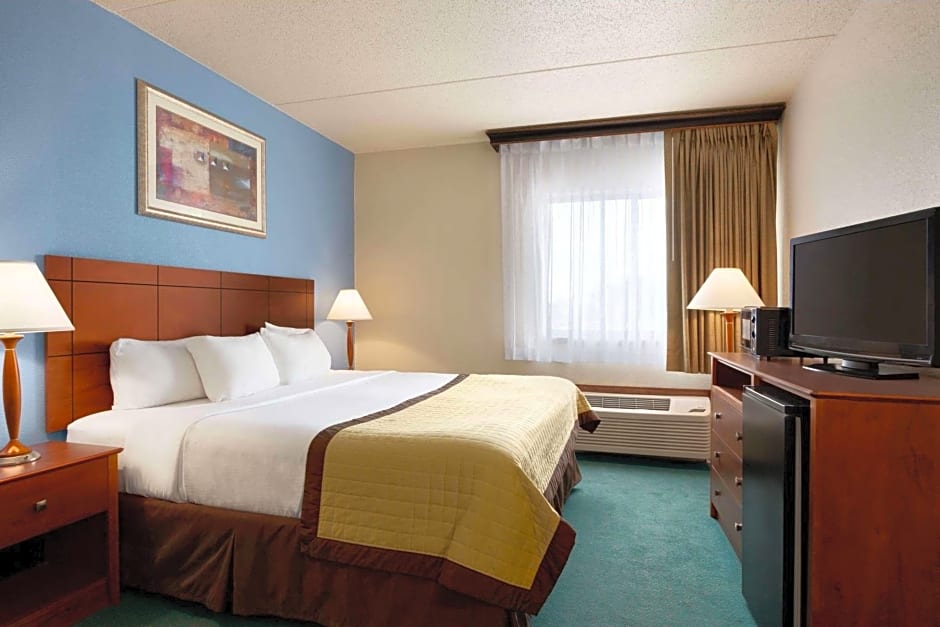 Ramada by Wyndham Fargo