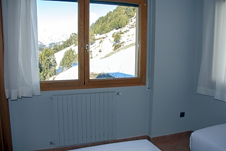 1 ROOM APARTMENT (4 GUESTS)