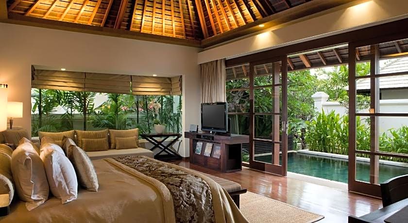 The Royal Santrian Luxury Beach Villas