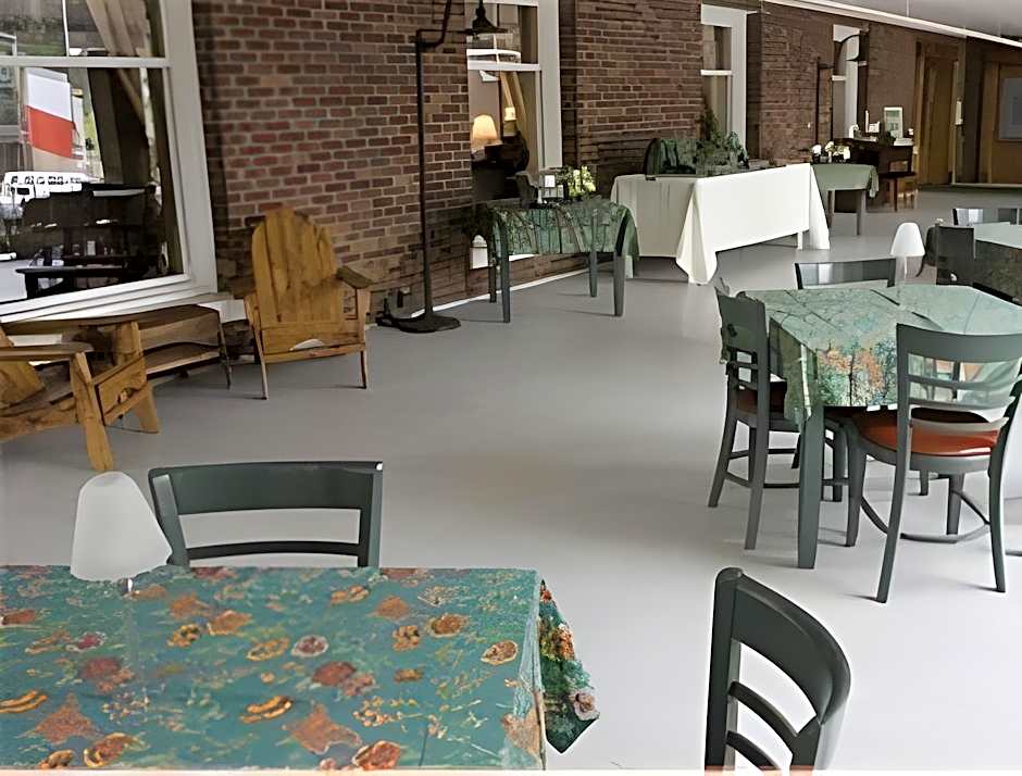 The Pines Inn