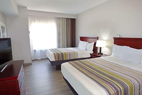 2 Queen Beds, Suite, Nonsmoking