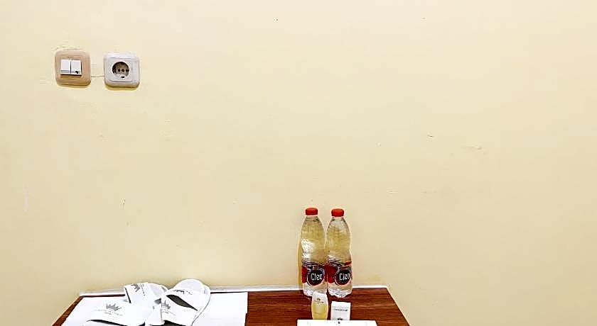 RedDoorz Near Makam Bung Karno Blitar