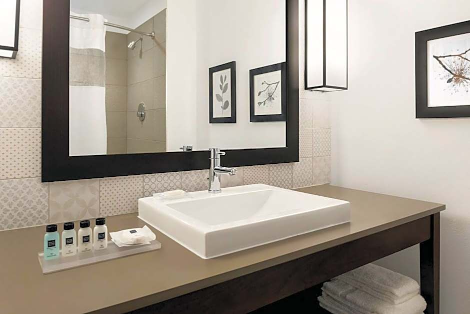 Country Inn & Suites by Radisson, Ft. Atkinson, WI