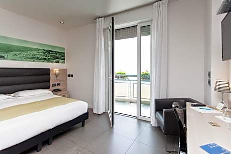 Superior Double or Twin Room with Sea View