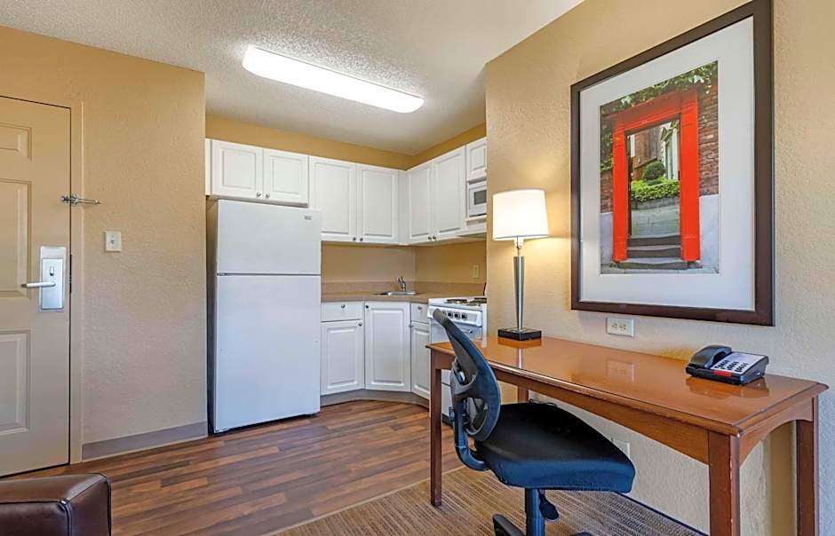 Extended Stay America Suites - Orlando - Maitland - 1776 Pembrook Dr.