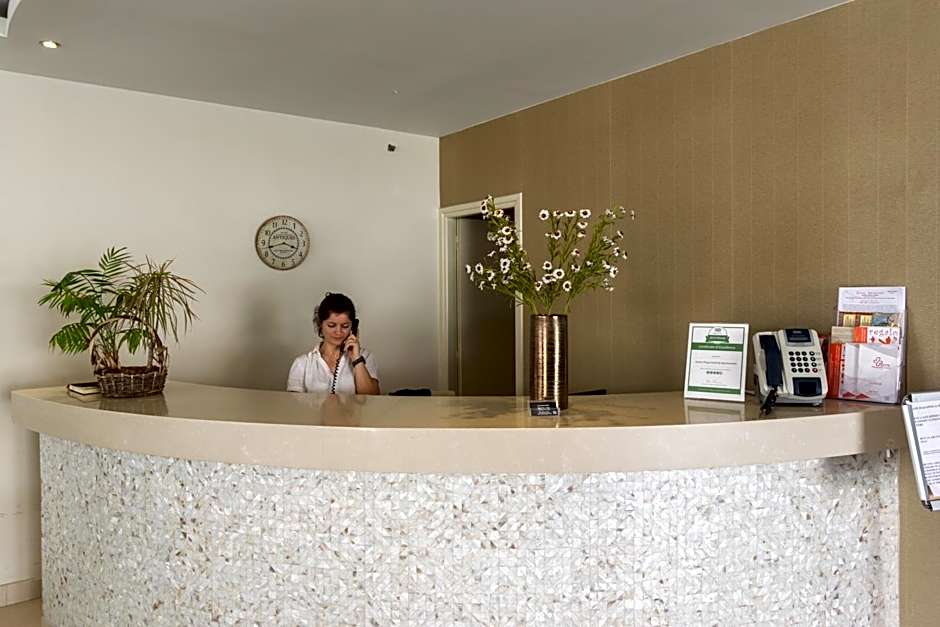 Zante Plaza Hotel & Apartments