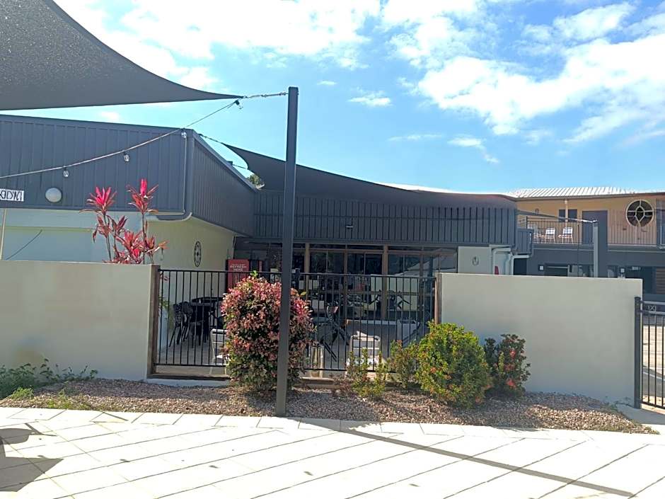 Summit Motel