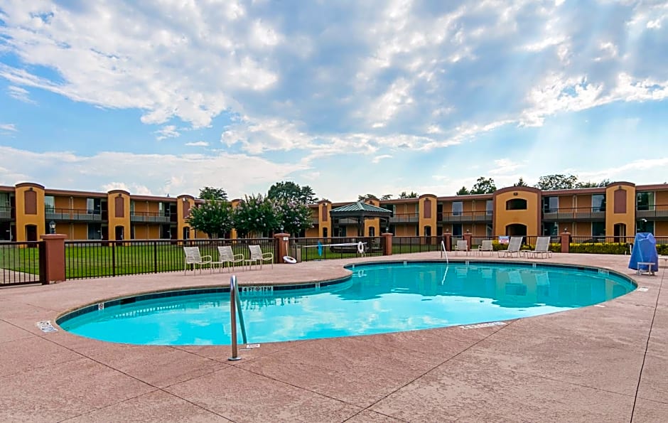 Red Roof Inn Forsyth