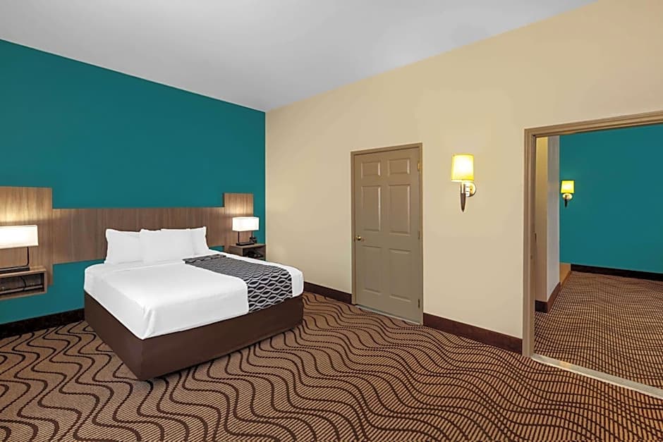 La Quinta Inn & Suites by Wyndham Midland North