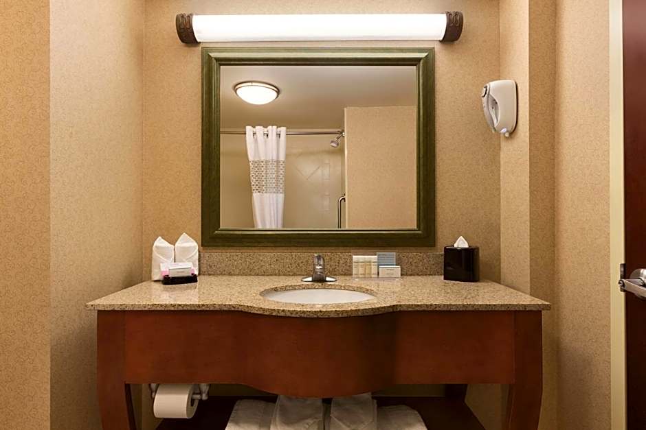 Hampton Inn By Hilton & Suites Greenfield