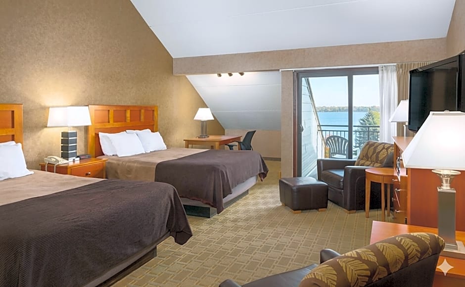 Photo 1 of 6 of Deluxe 2 Queen Beds, Lake View