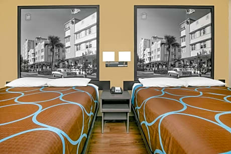 Queen Room with Two Queen Beds, Mobility/Hearing Access and Bathtub with Grab Bars, Non-Smoking