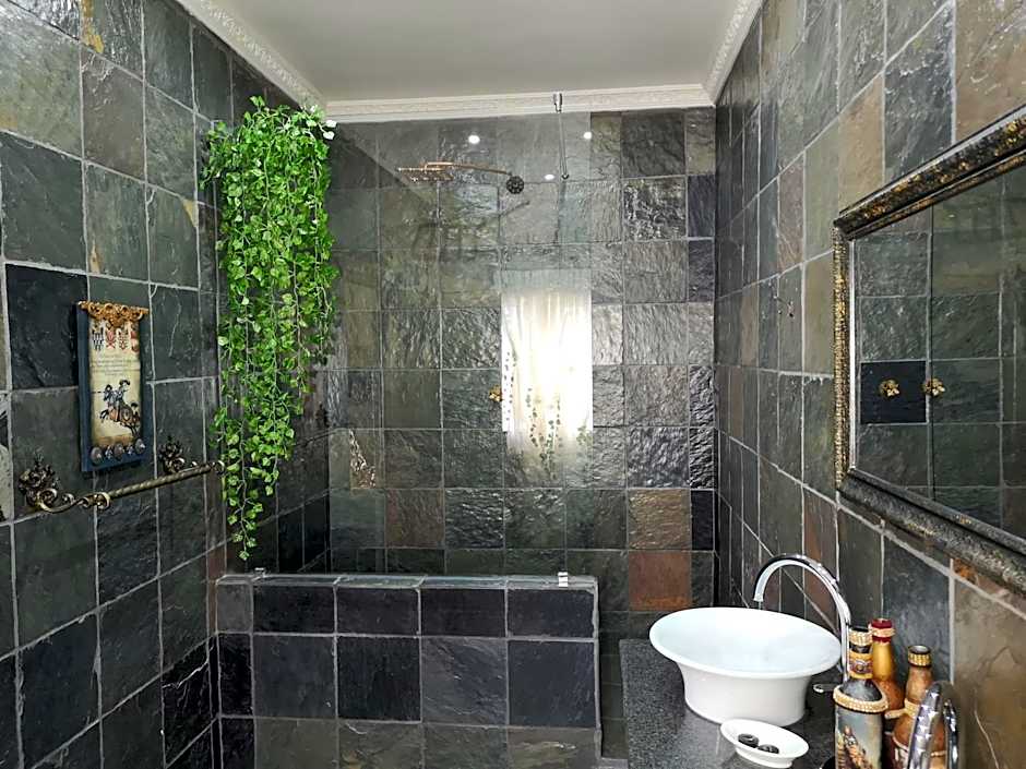 Excalibur Boutique Hotel