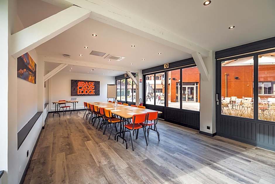 Hotel Base Camp Lodge - Albertville