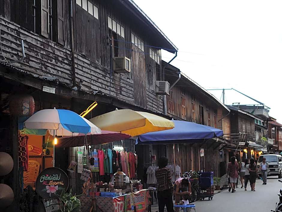 Chandra Varin Hometel