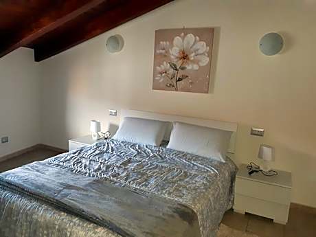 Deluxe Double Room with Shower