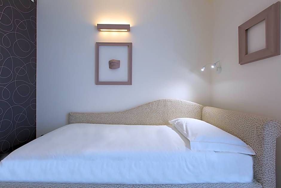 Al Campanile Aparthotel & Suite