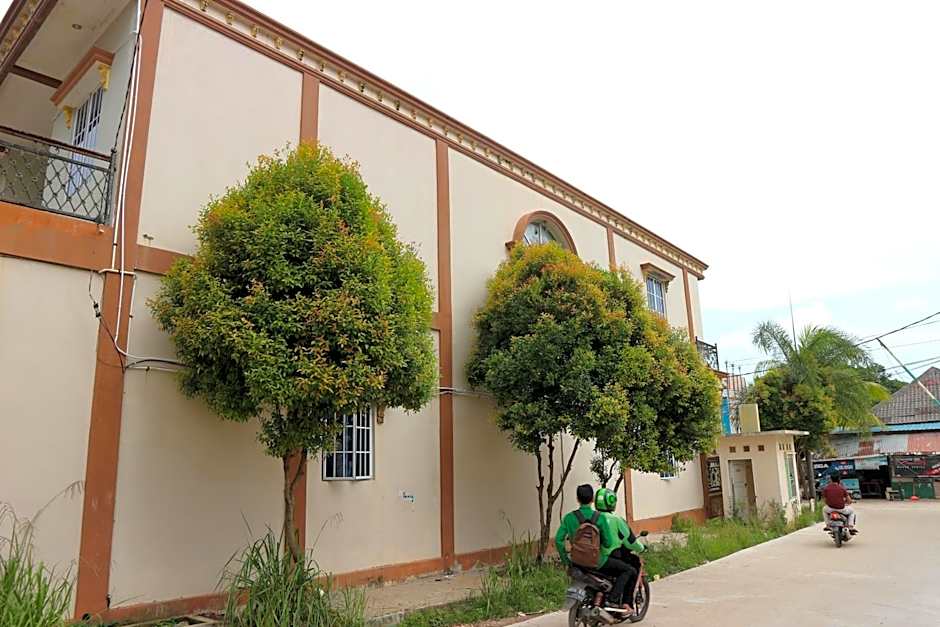 OYO Life 2670 Aline Kost