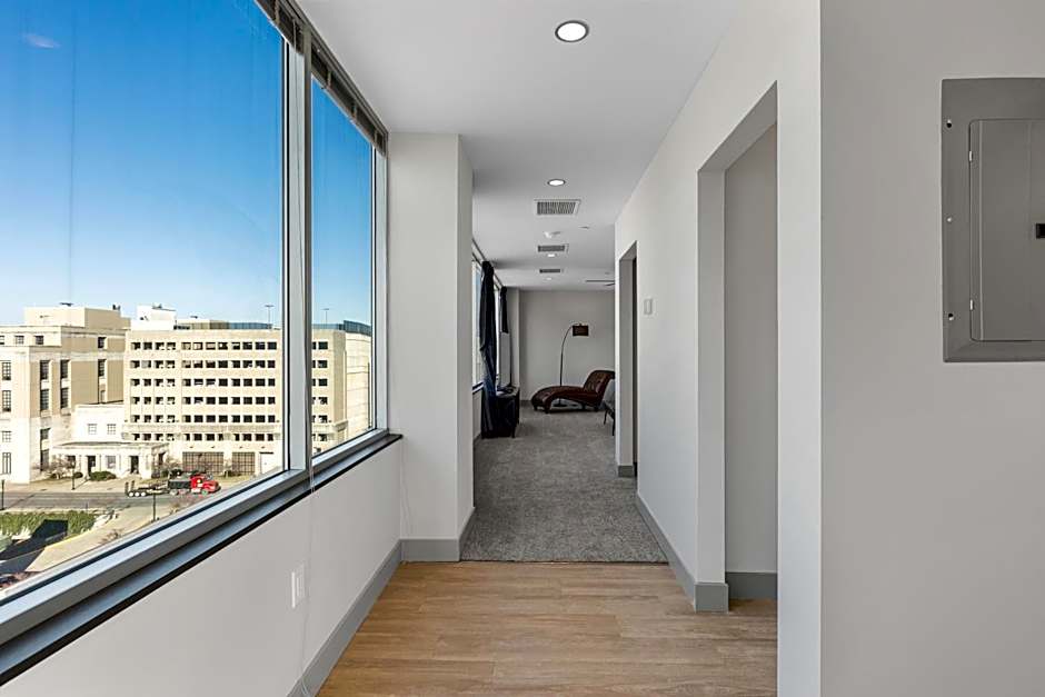 175 LEX - Walkable Downtown Lexington & Rupp Arena - Full Condos