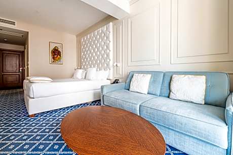 PREMIUM ROOM