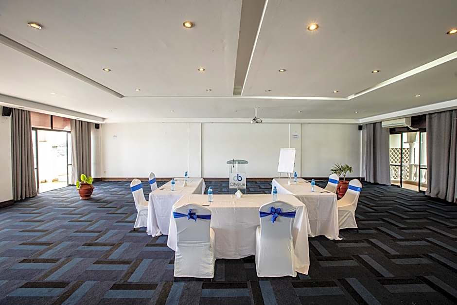 CityBlue Creekside Hotel & Suites