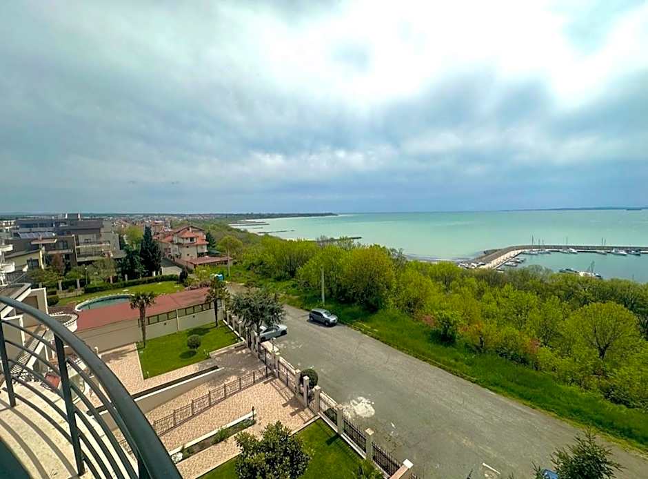 Hotel Briz